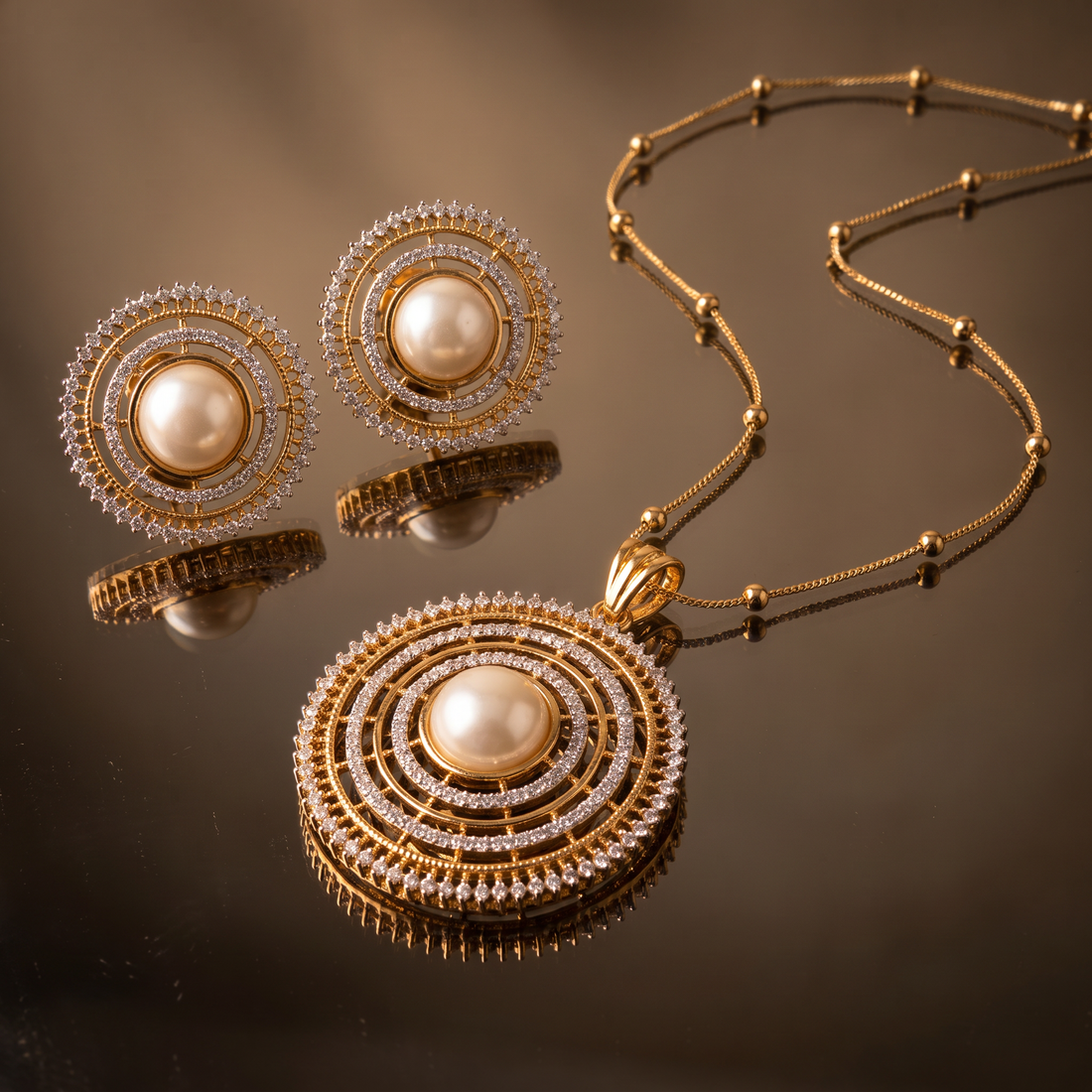 Oviya Pearl Halo Pendant Set