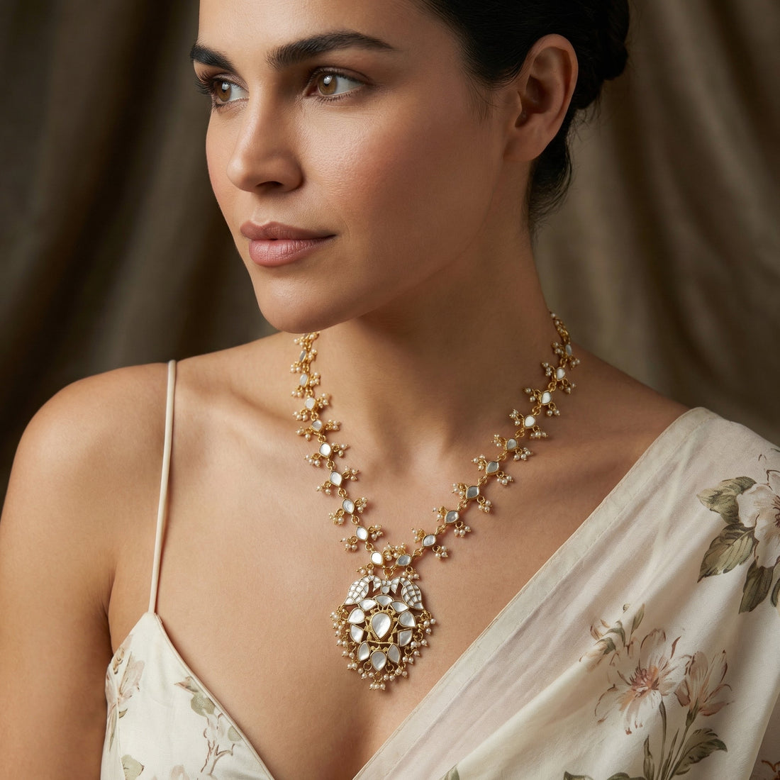 Aarohi MoP Pendant Necklace – luminous mother-of-pearl pendant by Ozel