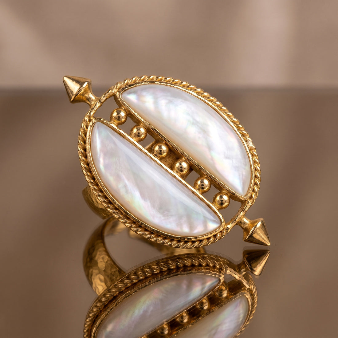 Mother of Pearl Split Oval Ring 2