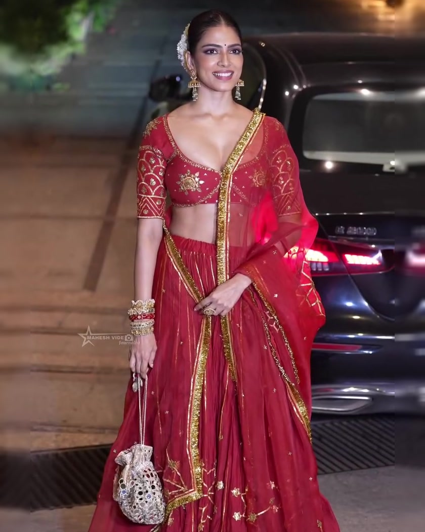 Malavika Mohanan with Devyani Gol Potli Bag