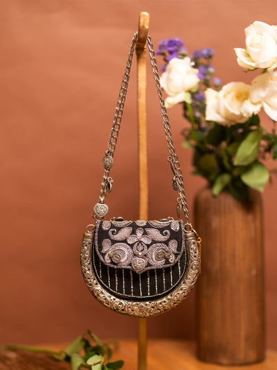 Top view of Amra hasli black convertible clutch — Ozel