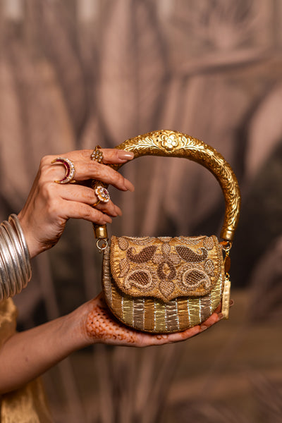 Amra hasli beige convertible clutch bag – Ozel x Mortantra
