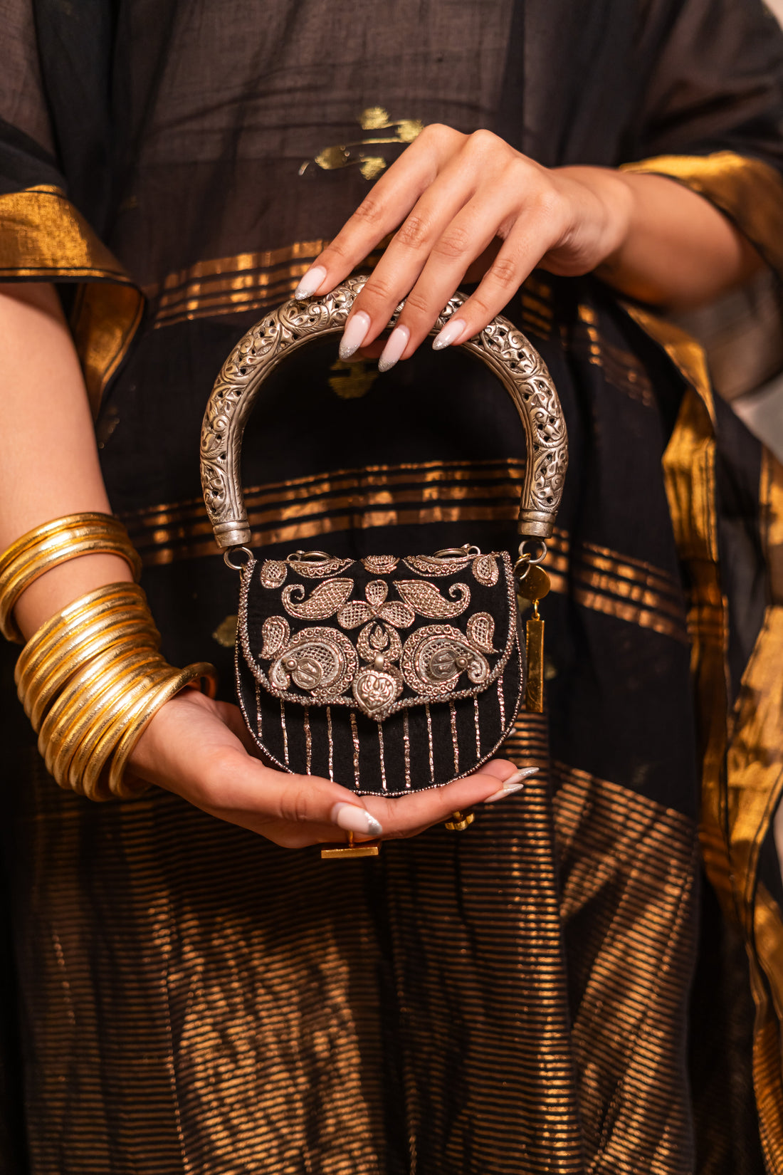 Detail of Amra hasli black bag Zardosi embroidery — Ozel