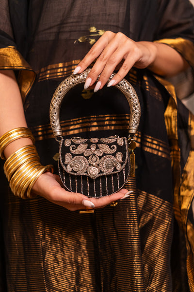 Detail of Amra hasli black bag Zardosi embroidery — Ozel