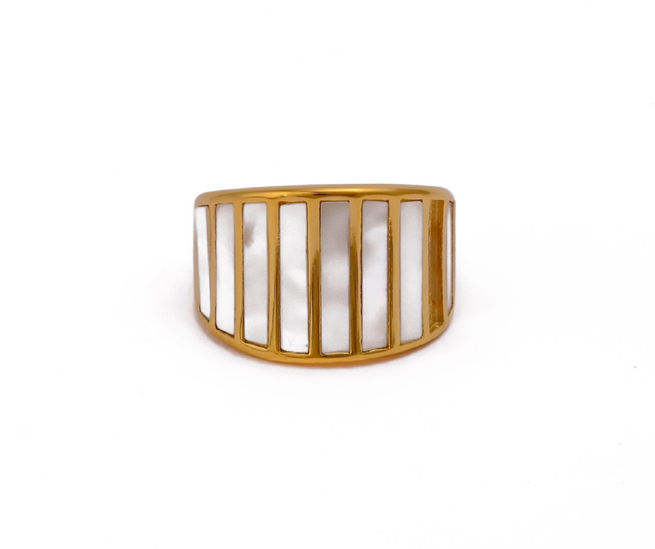 Gilded ring – top view by Ozel