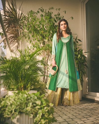 Kriti Sanon with Amra Beige Hasli Bag