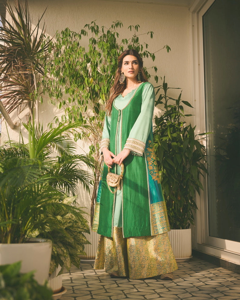 Kriti Sanon with Amra Beige Hasli Bag