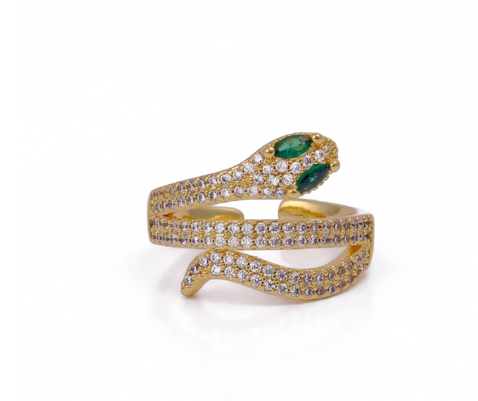 Wildform ring – sculptural organic goldwork ring by Ozel