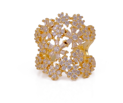 Eterna ring – stone detail close-up by Ozel
