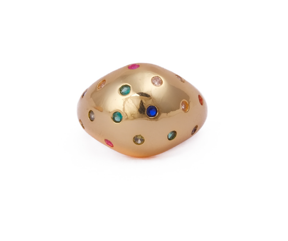 Gemstone ring – stone detail close-up by Ozel