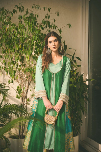 Kriti Sanon with Amra Beige Hasli Bag