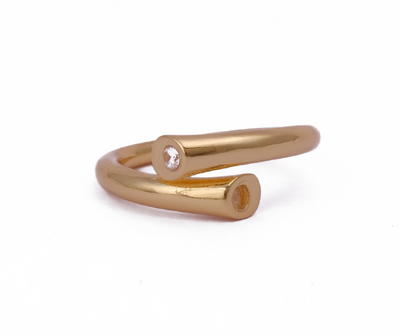 Starry crystal ring – stone detail by Ozel