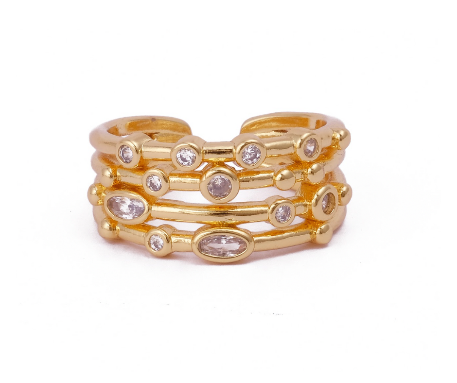 Starry crystal ring – crystal setting close-up by Ozel
