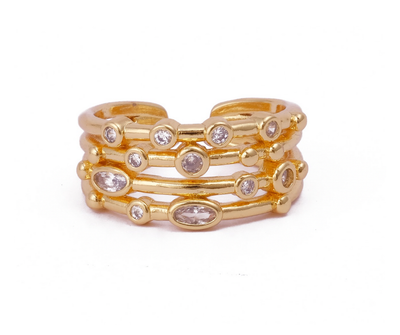 Starry crystal ring – crystal setting close-up by Ozel