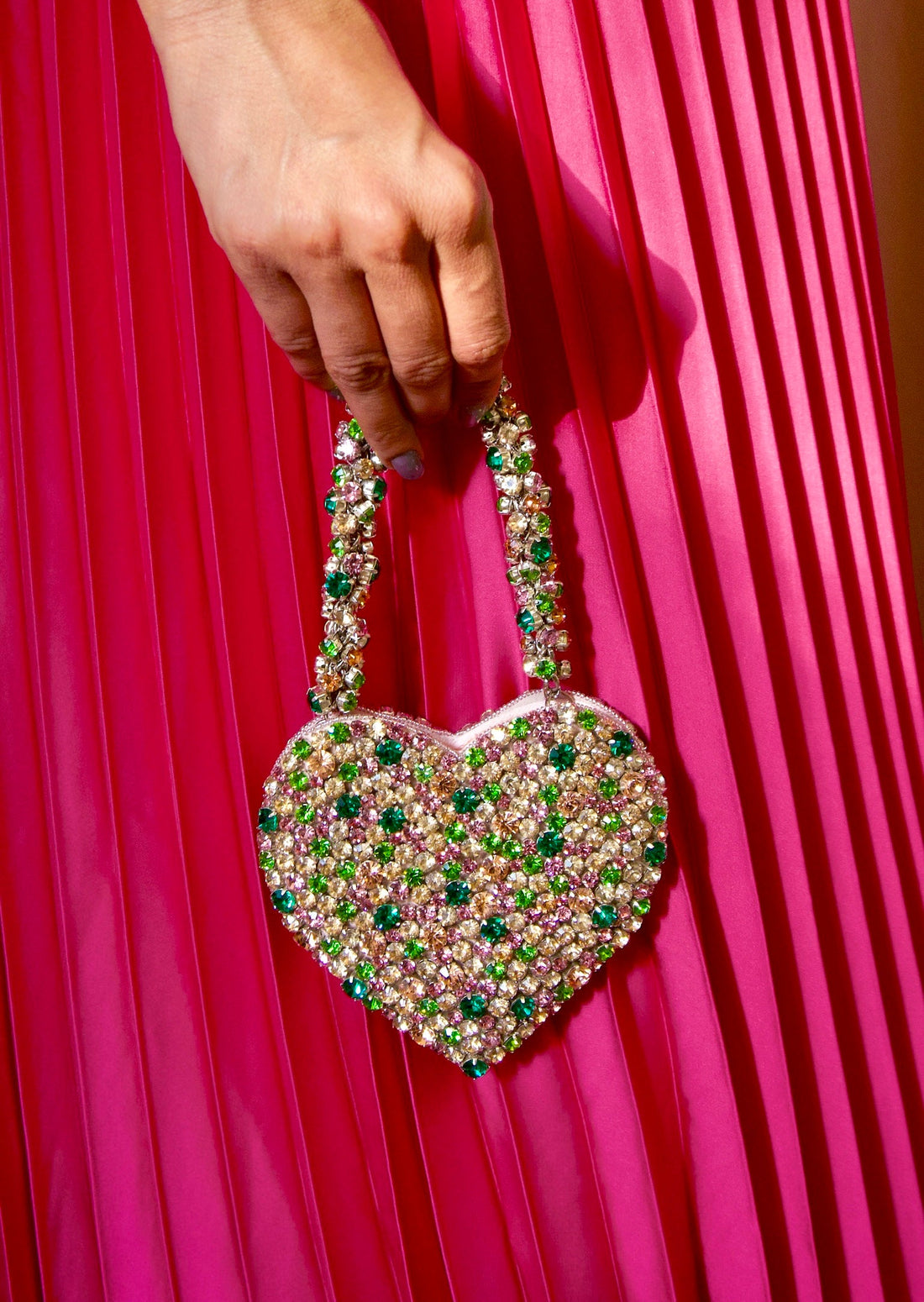 Side view of rhinestone heart mini bag — Ozel