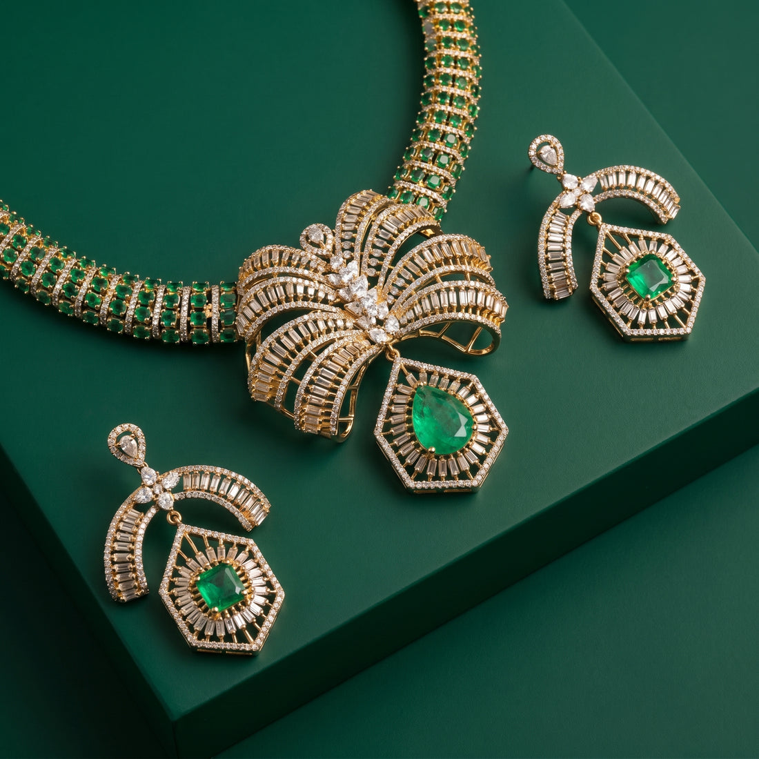 Emerald Empress Mint Collar Set