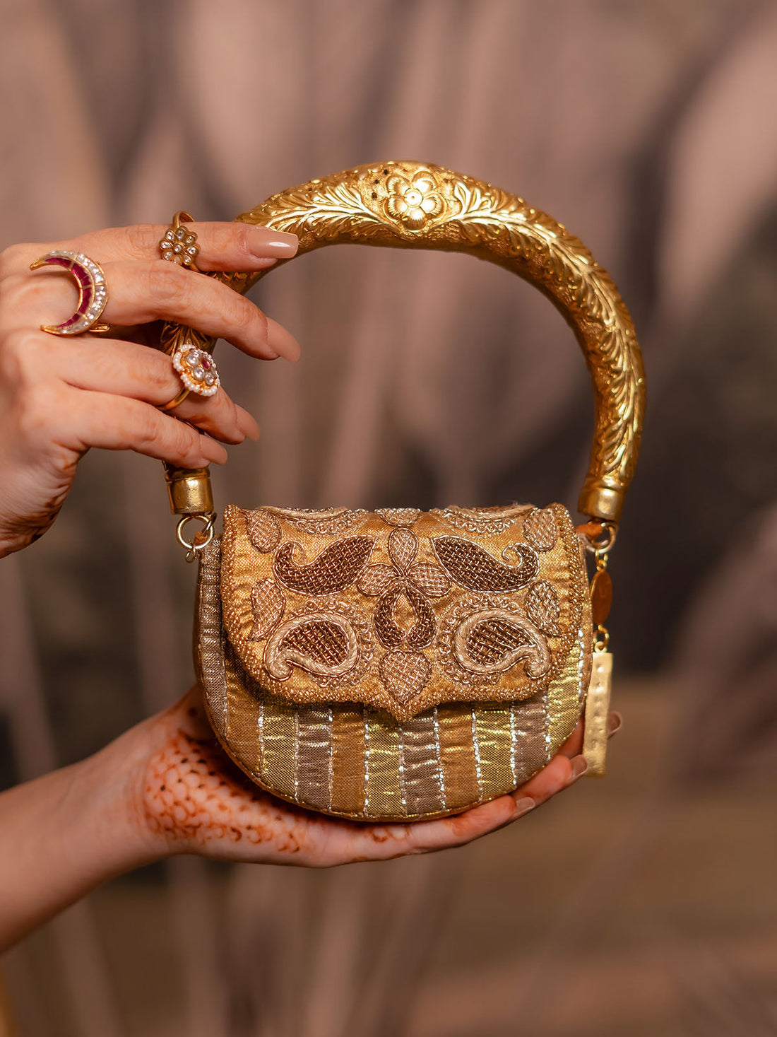 Diana Penty with Amra Beige Hasli Bag