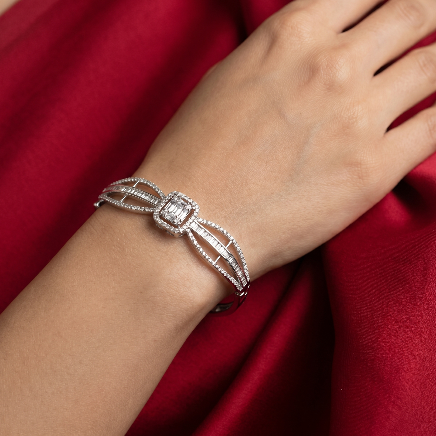 Meherika Diamond Knot Bracelet with diamond-set knot motif and heirloom gold craftsmanship by Ozel