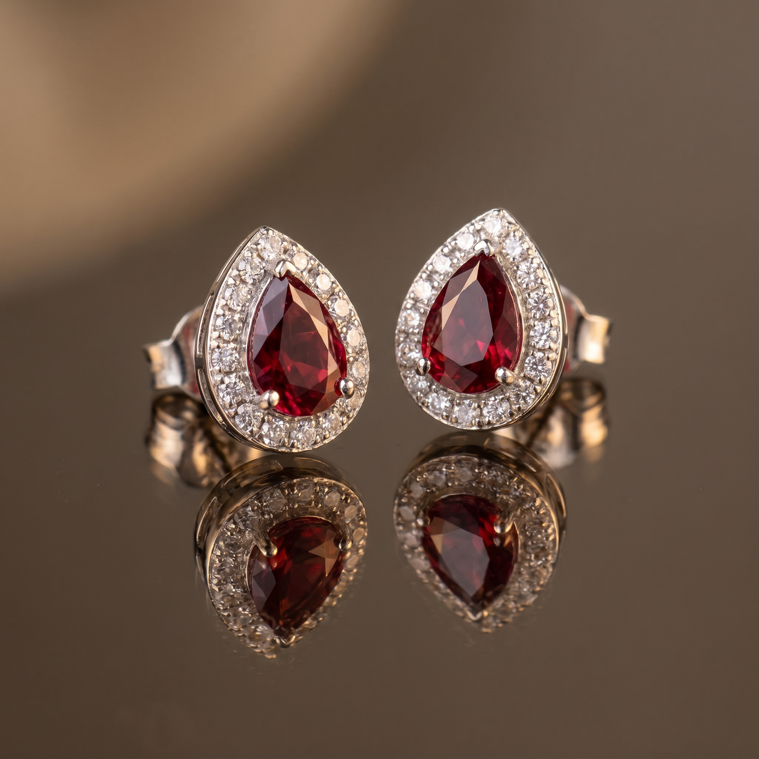 Ruvyra Garnet 925 Silver Studs