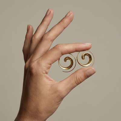 Classic gilded hoop earrings – timeless gold hoop earrings by Ozel