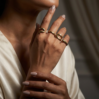 Serpent line ring – handcrafted serpent motif ring by Ozel