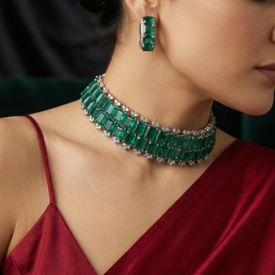 Emerald doublet choker set with polki border in antique gold