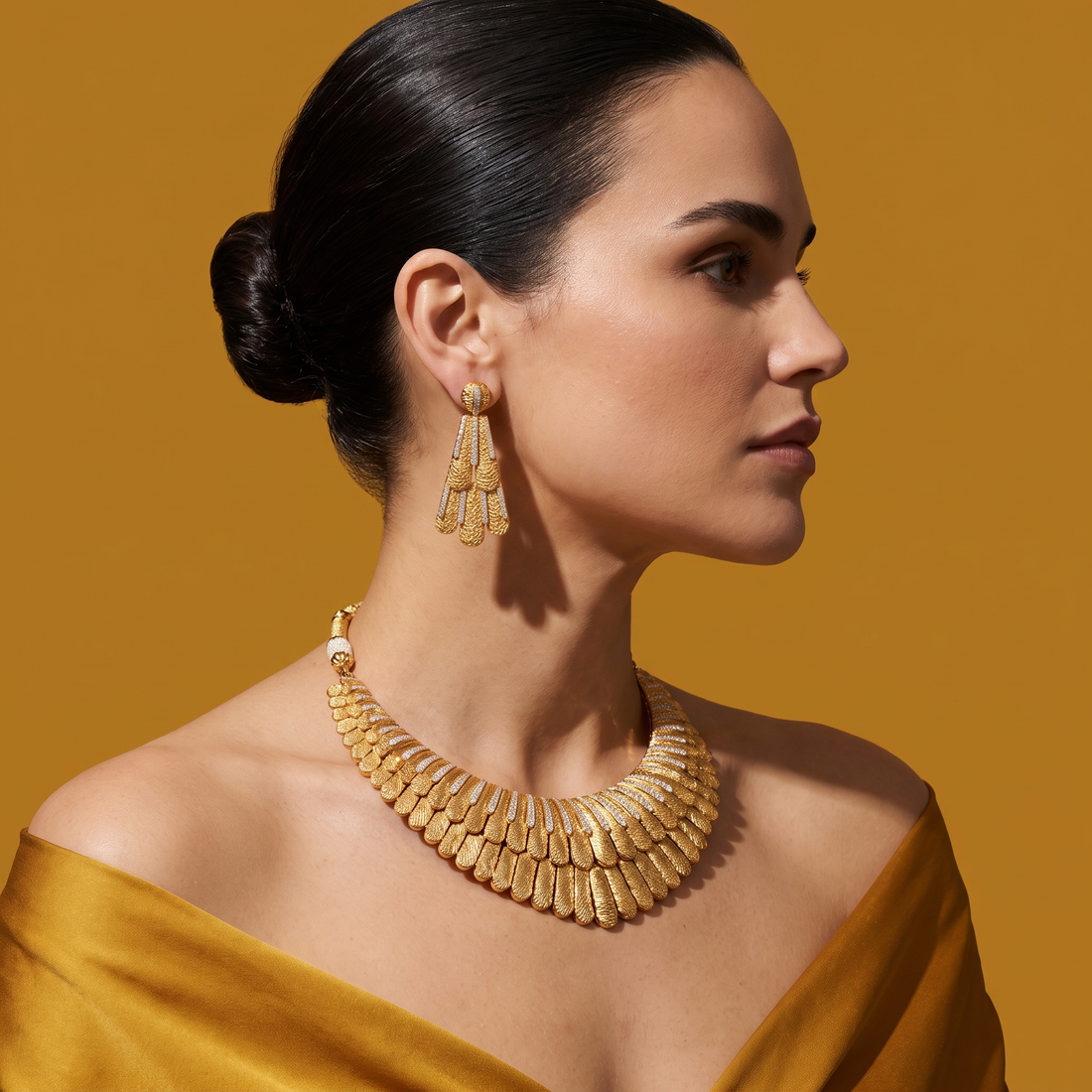 Gold Radiant Necklace Set