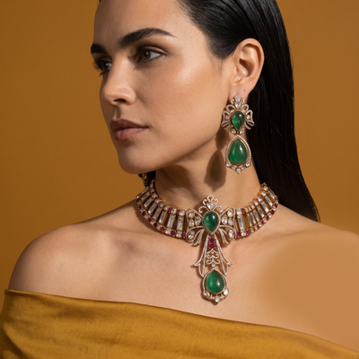 Crest Bow Regal Choker Set