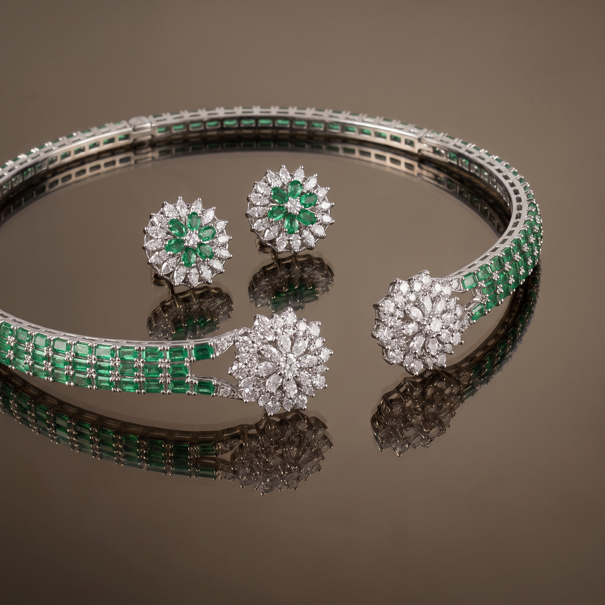 Emerald Éclat Necklace Set