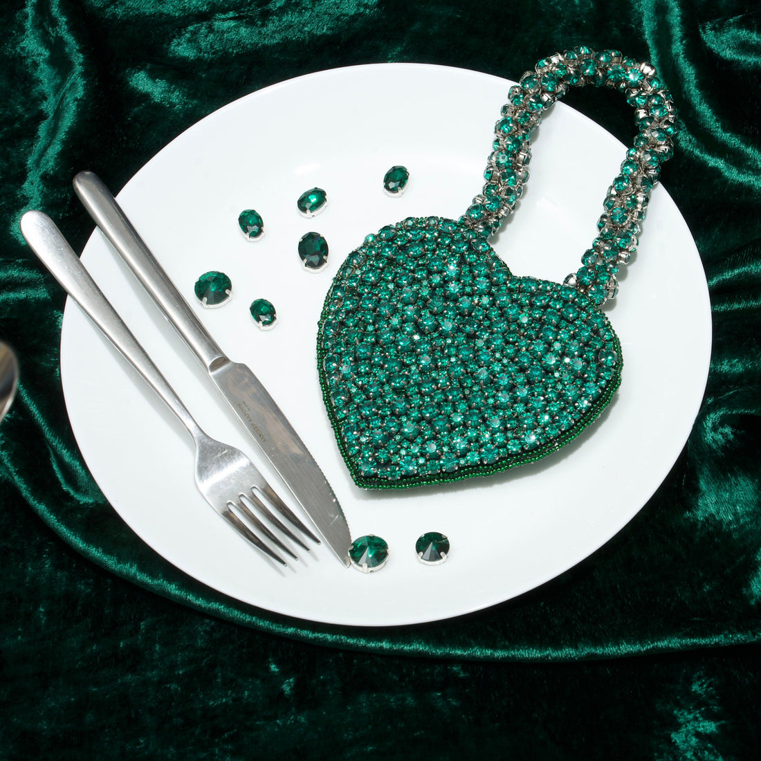 Top view of rhinestone heart bag — Ozel