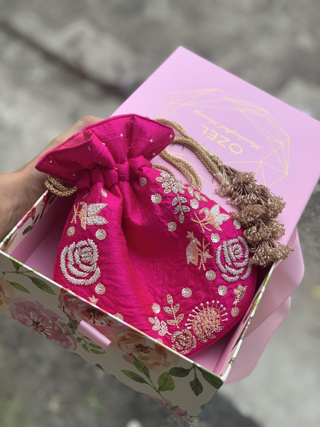 English Rose embroidered handbag with floral motifs — Ozel