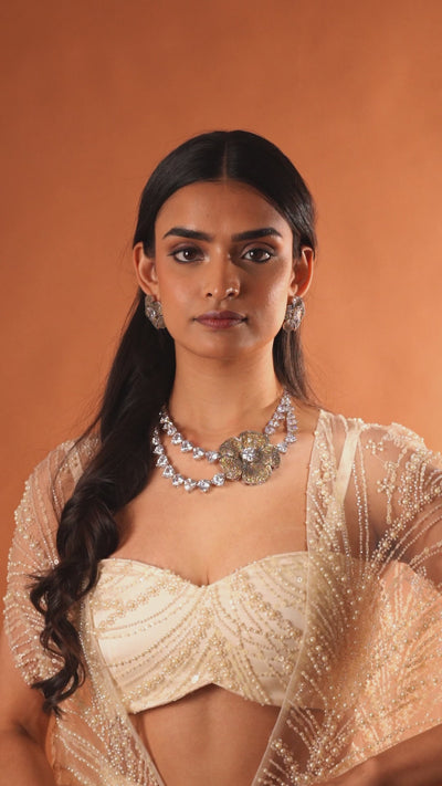 Aurélia Bloom Necklace & Stud Earrings Set